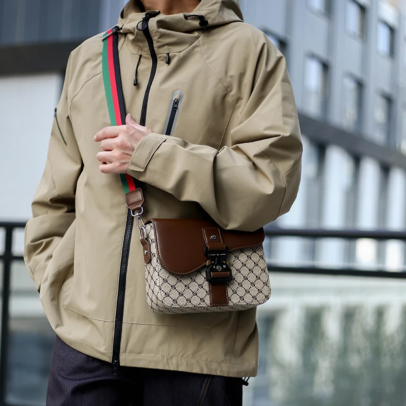 Sac à bandoulière pour homme au motif jacquard tendance, haut de gamme ! – Image 9