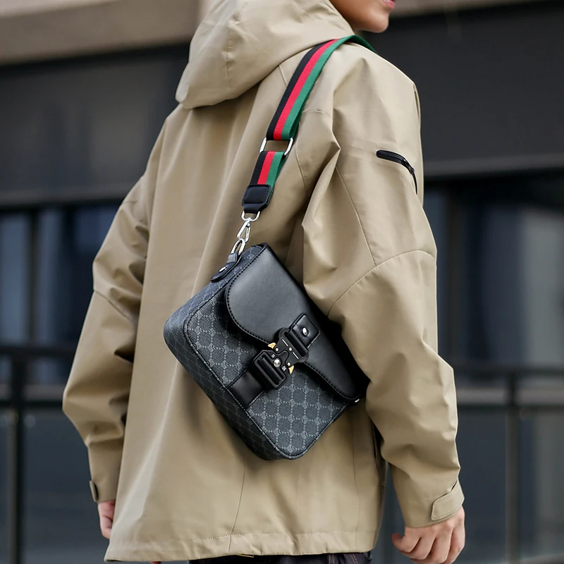 Sac à bandoulière pour homme au motif jacquard tendance, haut de gamme ! – Image 10