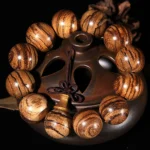 Bracelet en bois d'Agar - motif tigre