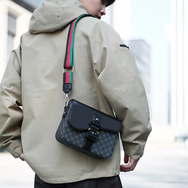 Sac à bandoulière pour homme au motif jacquard tendance, haut de gamme ! – Image 3