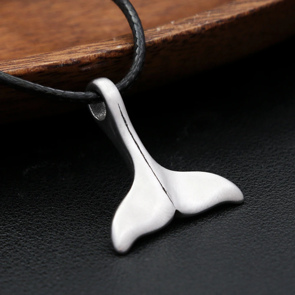 Collier Queue de Dauphin Unisexe – Pendentif Marin en Acier Inoxydable
