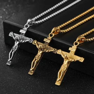 Collier Croix – Pendentif Crucifix Plaqué Or 18K, Bijou Tendance & Raffiné